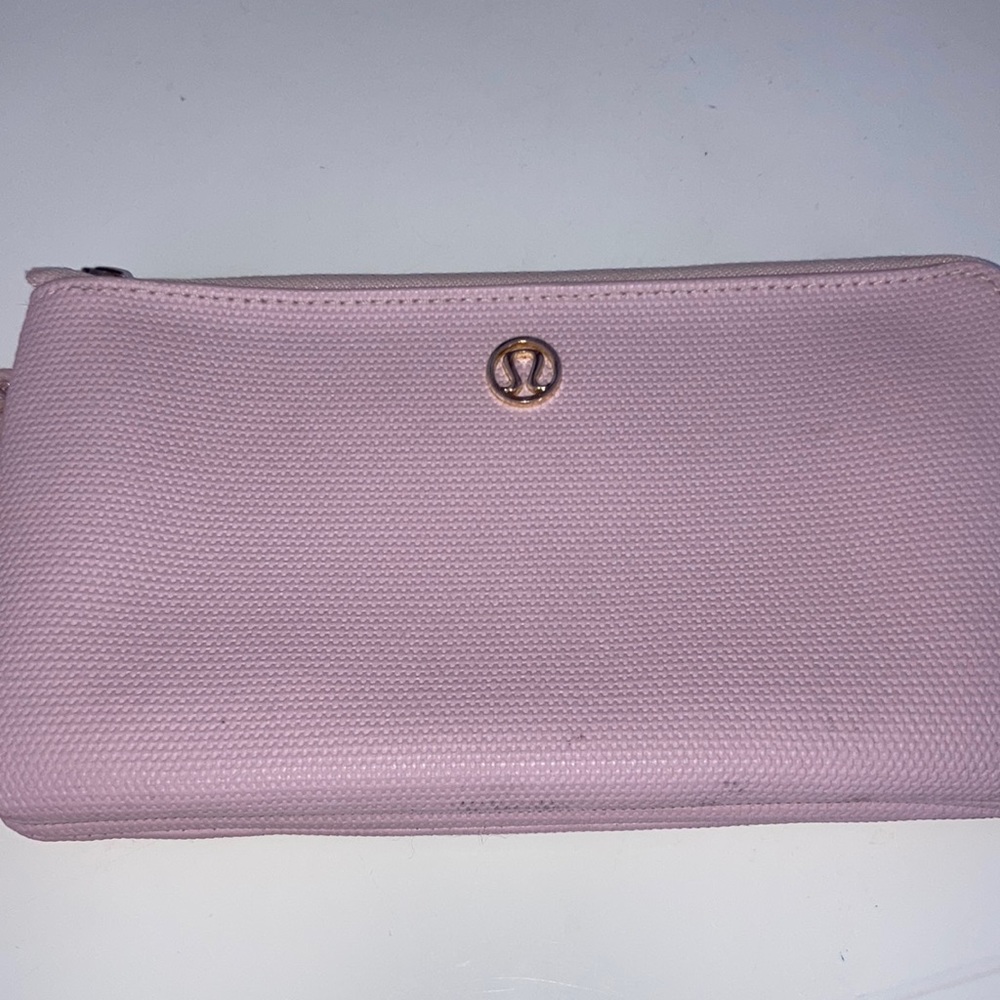 LULULEMON On the Move Wristlet!!